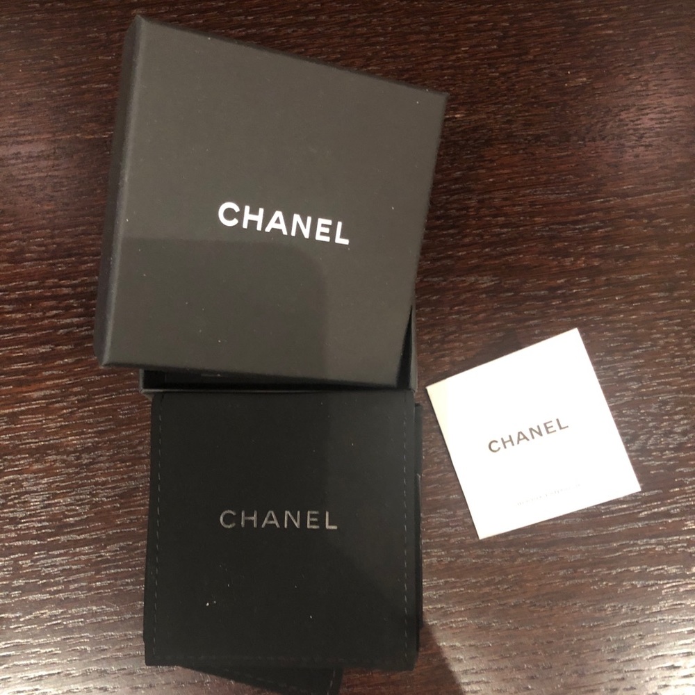 Chanel brooch small box and pouch
